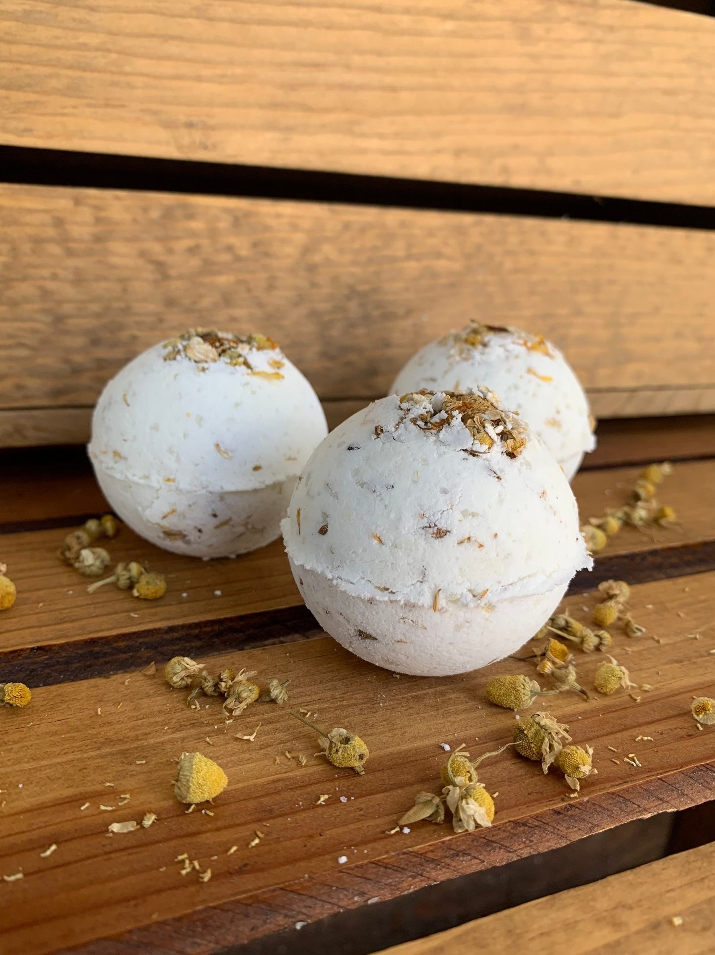 Skin Soothing Bath Bomb - Chamomile - Oatmeal - Calendula - Natural Bath Bomb
