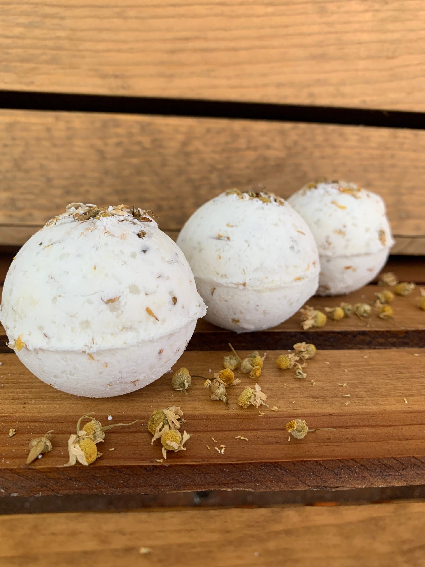 Skin Soothing Bath Bomb - Chamomile - Oatmeal - Calendula - Natural Bath Bomb