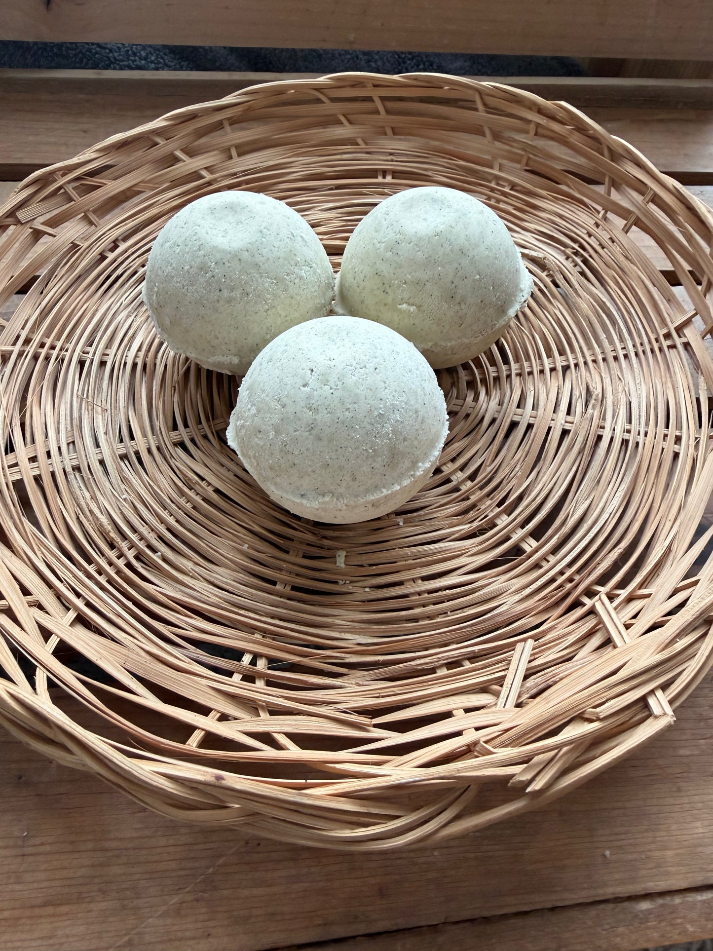 Coconut Lime Bath Bomb - Nourishing Spa Experience