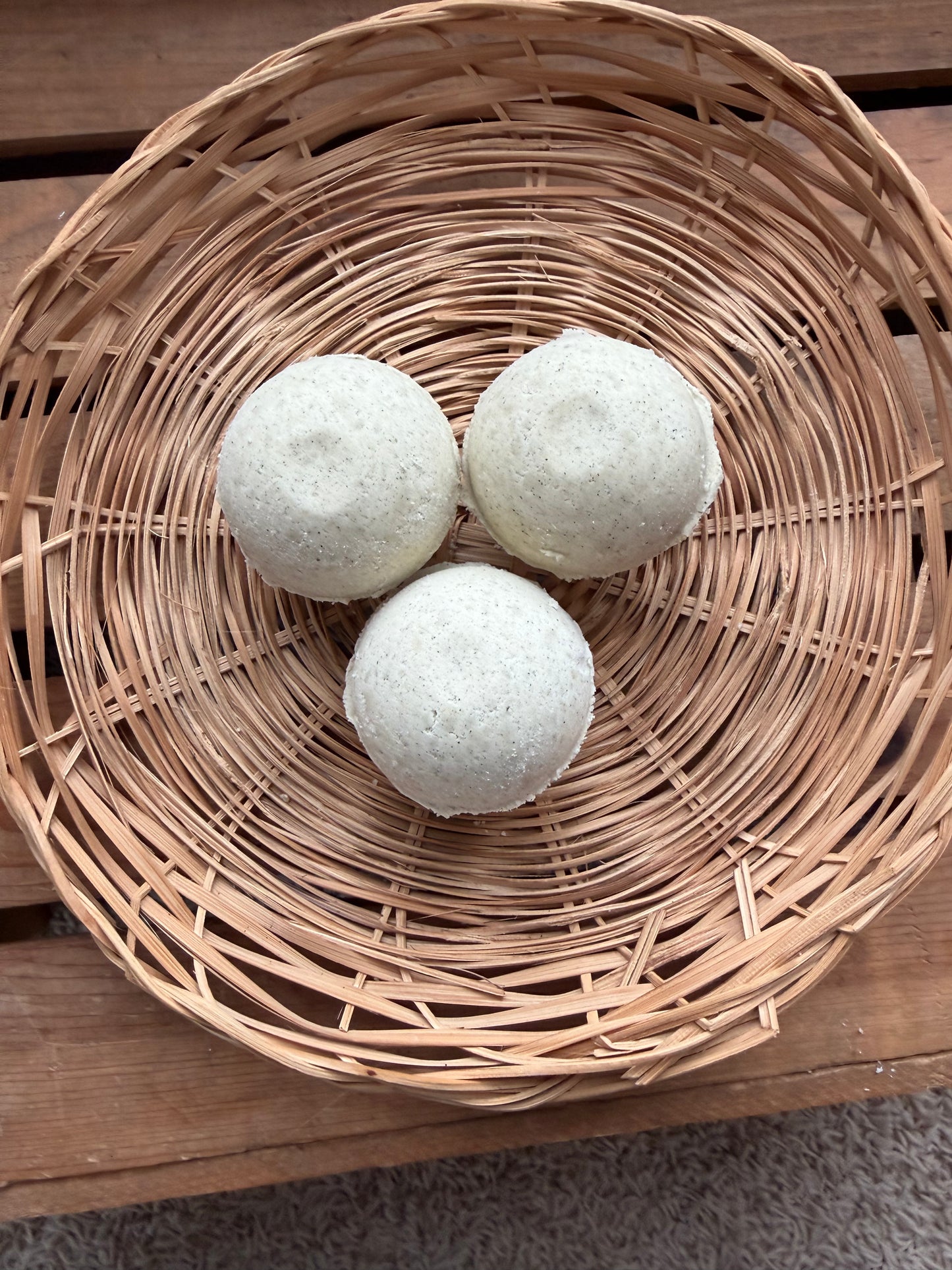 Coconut Lime Bath Bomb - Nourishing Spa Experience
