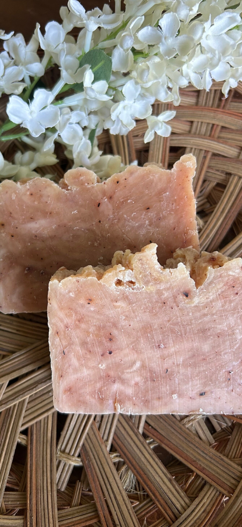 Lilac Bar Soap- 4 oz Bar Soap- Beeswax and Honey Soap- Natural Handmade Soap - Palm Free Soap