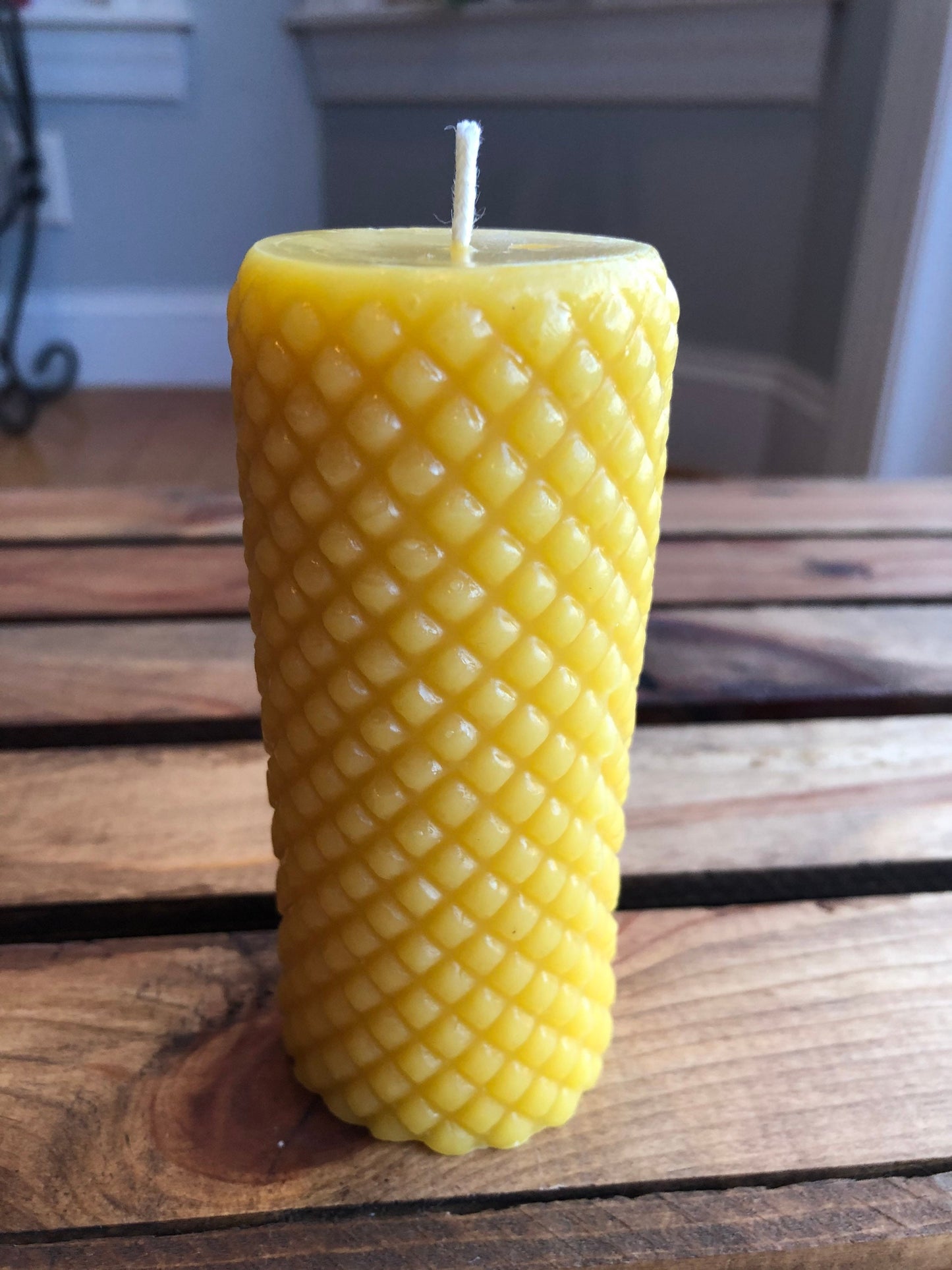 Beeswax Candle- diamond cylinder pillar