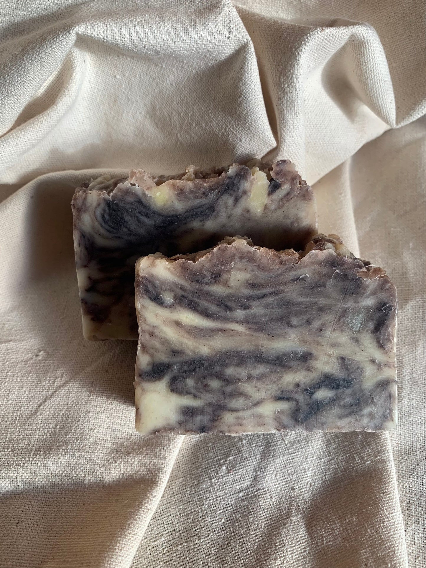 Lilac Bar Soap- 4 oz Bar Soap- Beeswax and Honey Soap- Natural Handmade Soap - Palm Free Soap